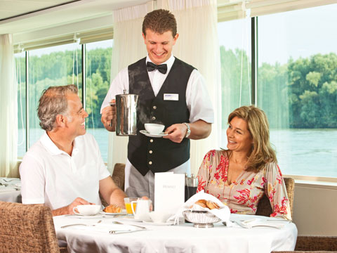 CRUCEROS SCENIC CRUISES CRUCEROS FLUVIALES CON BALCON CRUCEROS DE LUJO LUXURY RIVER CRUISES SCENIC CRUISES CRUCEROS DE LUJO RIOS DE EUROPA CRUCEROS RHIN DANUBIO AMSTERDAM BASILEA